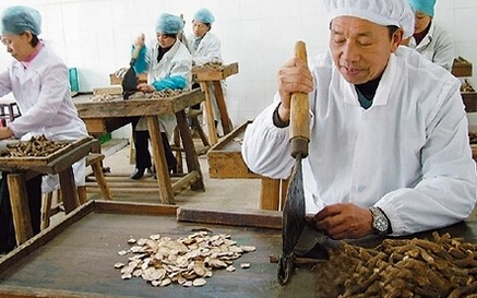 江西中醫(yī)藥大學(xué)成為首批國家級(jí)中藥炮制技術(shù)傳承基地