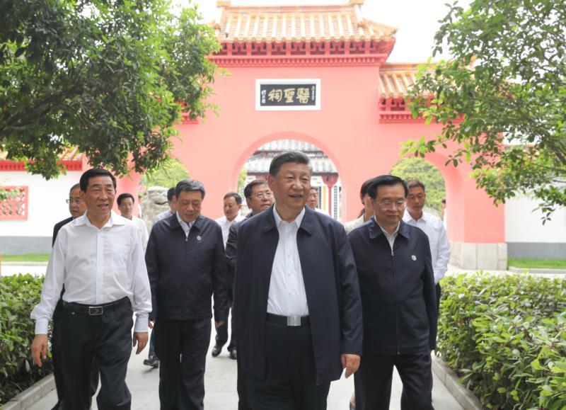 傳承創(chuàng)新中，擦亮中醫(yī)藥這塊金字招牌